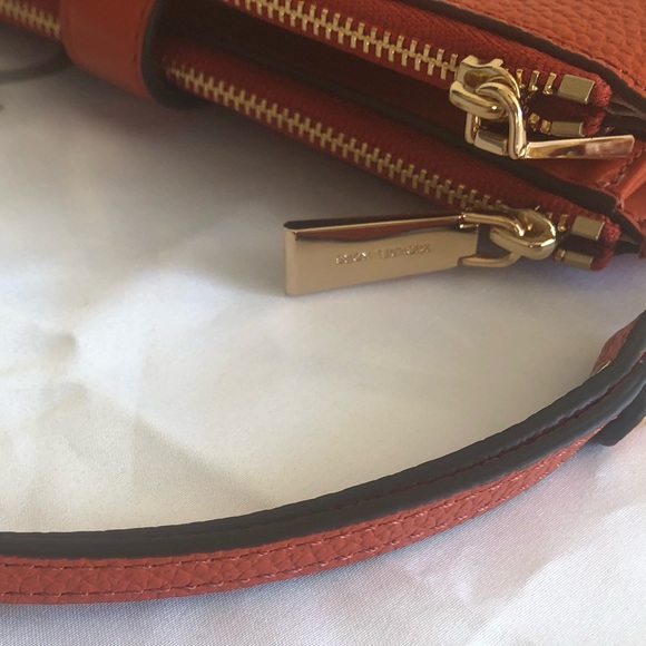 MICHAEL MICHAEL KORS
Adele Leather Smartphone Wallet Orange Never Carried - Picture 10 of 11